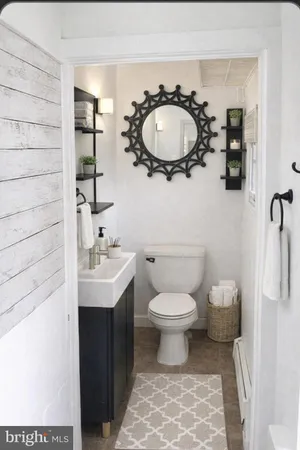 a bathroom with a bath tub