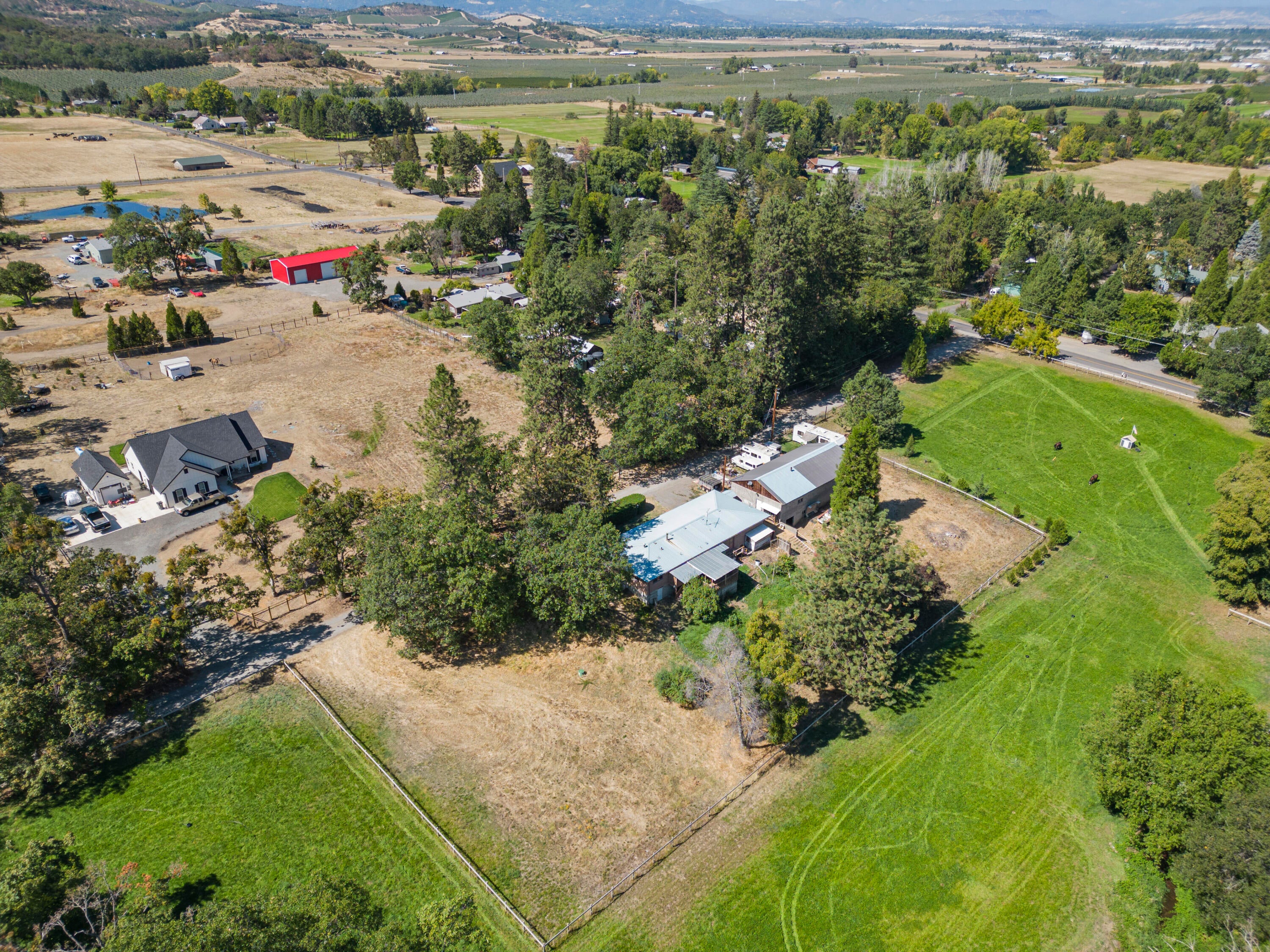 2255 Camp Baker Road Medford, OR 97501 - Photo 6 of 29 2255 Camp Baker Road - 33