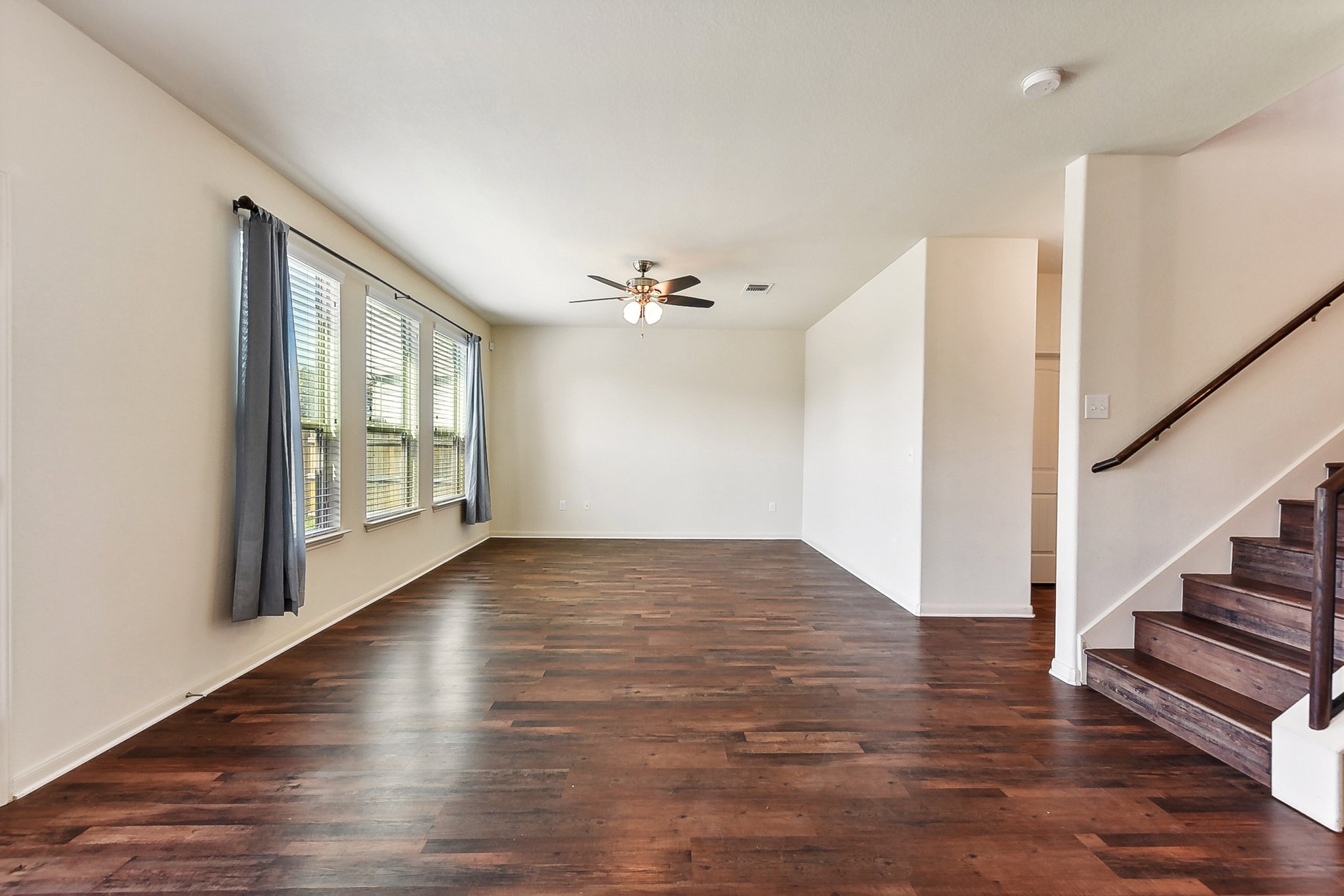 310 Potters Peak Way Georgetown, TX 78626 - Photo 2 of 21