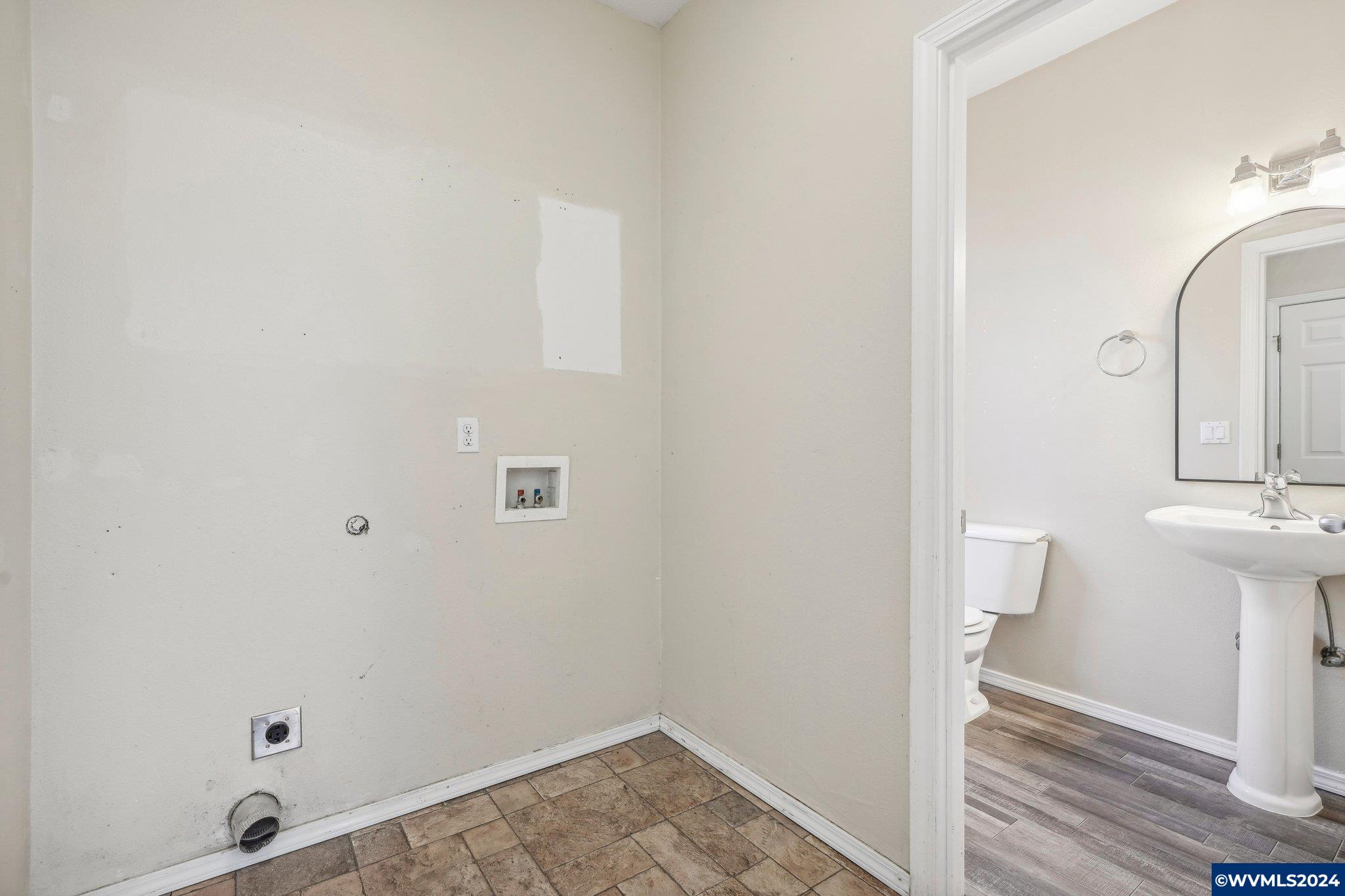 1228 Barnick Road Northeast Keizer, OR 97303 - Photo 8 of 24 Gallery Image 8