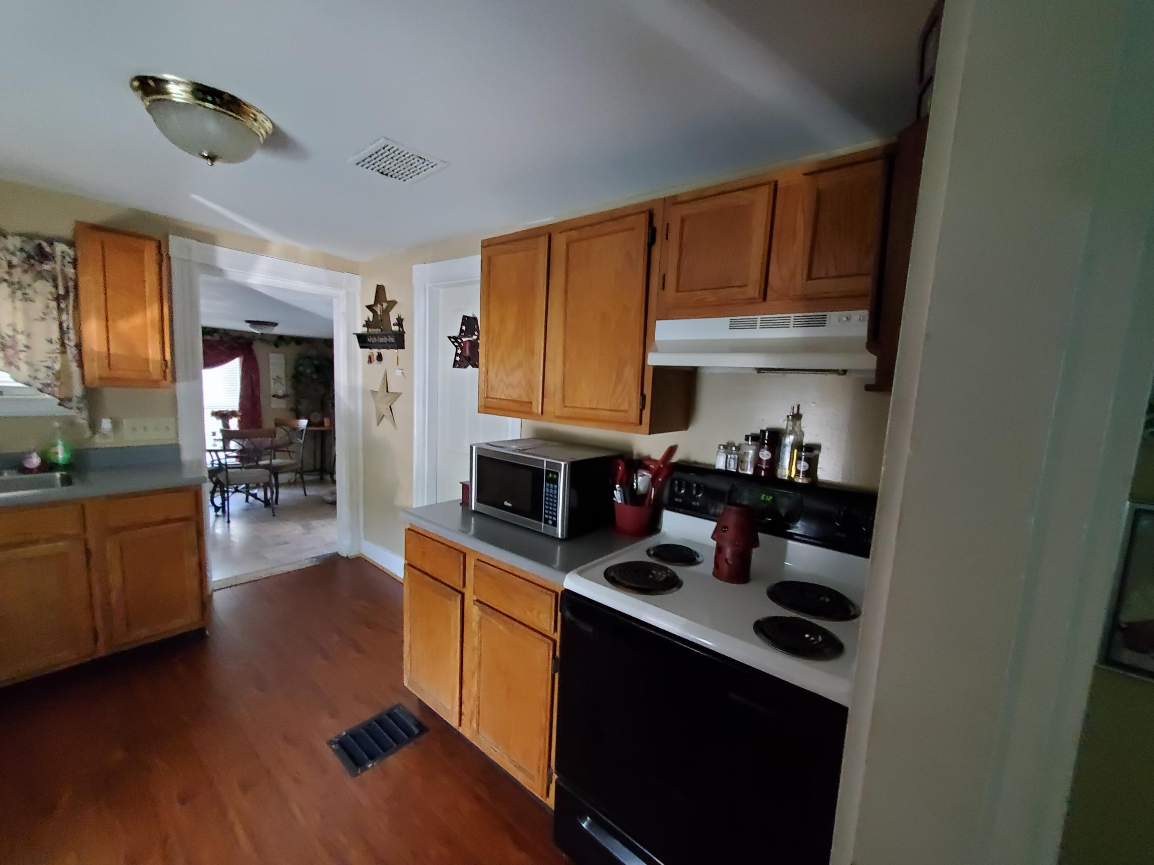 35 Myrtle Street South Paris, ME 04281 - Photo 3 of 28 20210904_151205