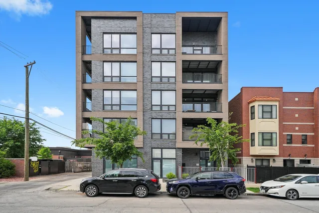 $449,900 | 2342 West Adams Street, Unit 304, Chicago, IL 60612