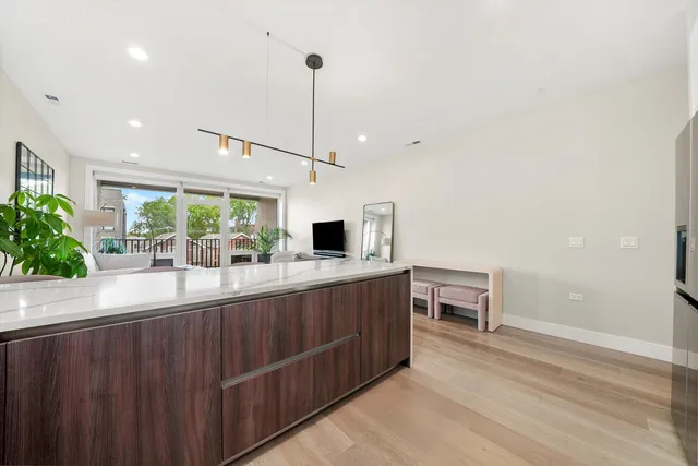 $449,900 | 2342 West Adams Street, Unit 304, Chicago, IL 60612