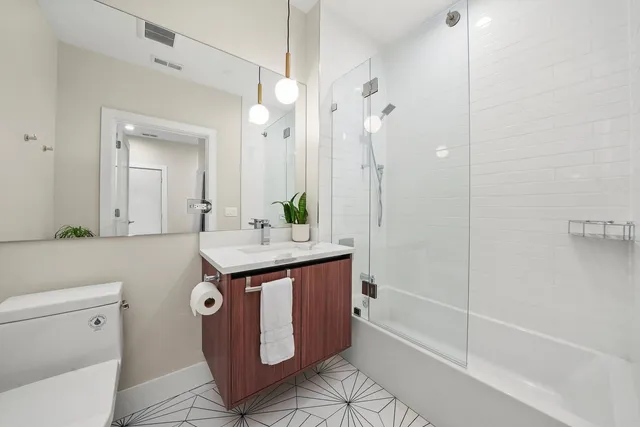 $449,900 | 2342 West Adams Street, Unit 304, Chicago, IL 60612