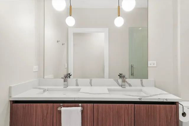 $449,900 | 2342 West Adams Street, Unit 304, Chicago, IL 60612