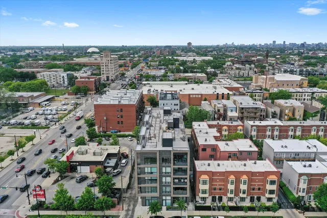 $449,900 | 2342 West Adams Street, Unit 304, Chicago, IL 60612