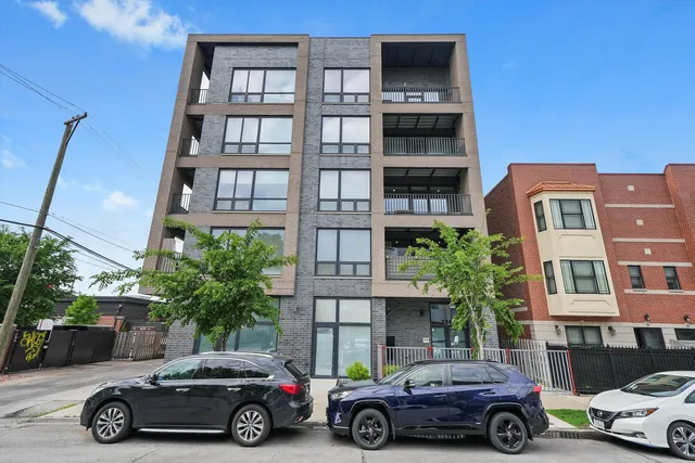 $449,900 | 2342 West Adams Street, Unit 304, Chicago, IL 60612