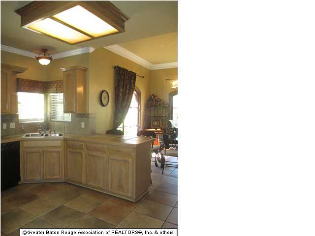 10430 Lone Pine Road Denham Springs, LA 70726 - Photo 8 of 37 Gallery Image 8