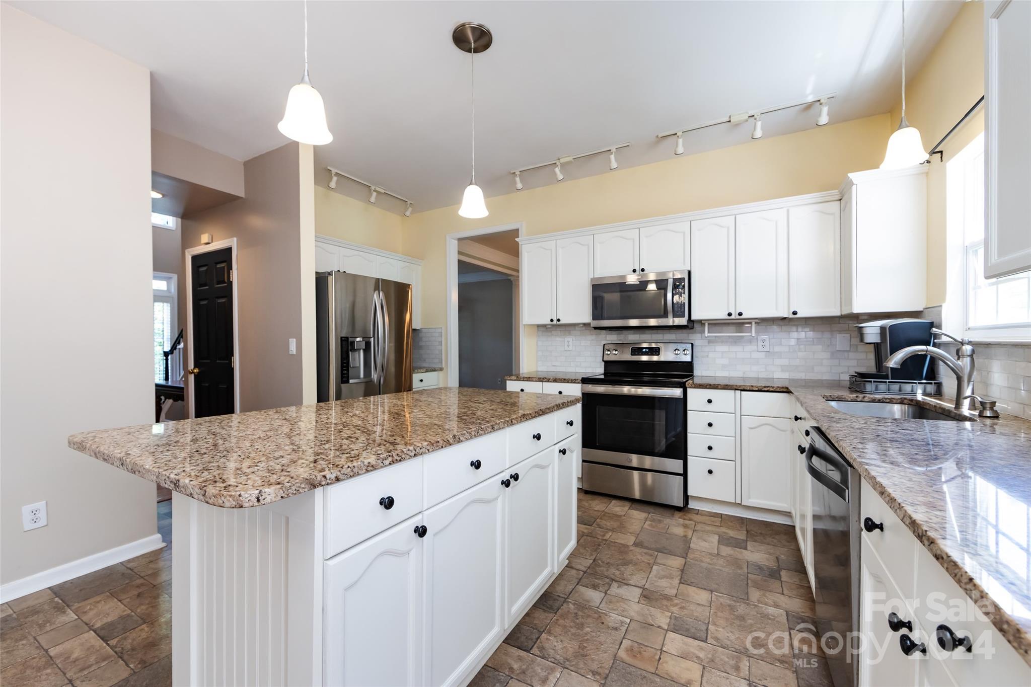1615 Spandril Lane Fort Mill, SC 29708 - Photo 12 of 40 Gallery Image 12