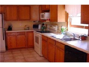 620 Hackett Hill Road, Unit 620 Manchester, NH 03102 - Photo 3 of 9