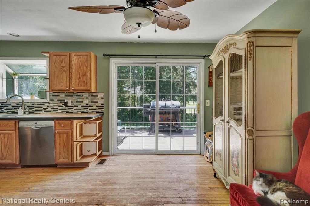7716 Highland Road White Lake, MI 48383 - Photo 6 of 14 Gallery Image 6