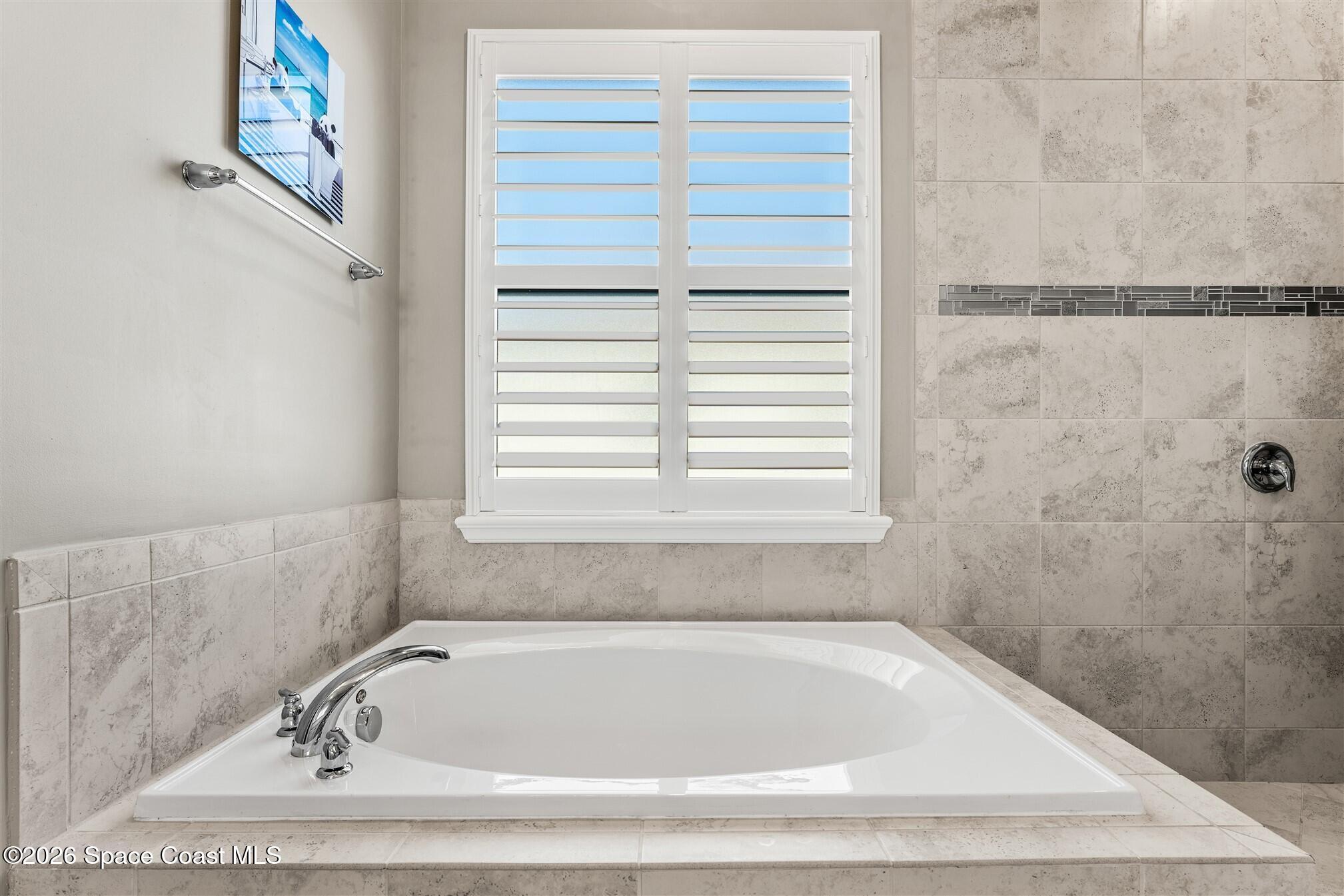 2622 Chapel Bridge Lane Melbourne, FL 32940 - Photo 12 of 92 Soaking Tub