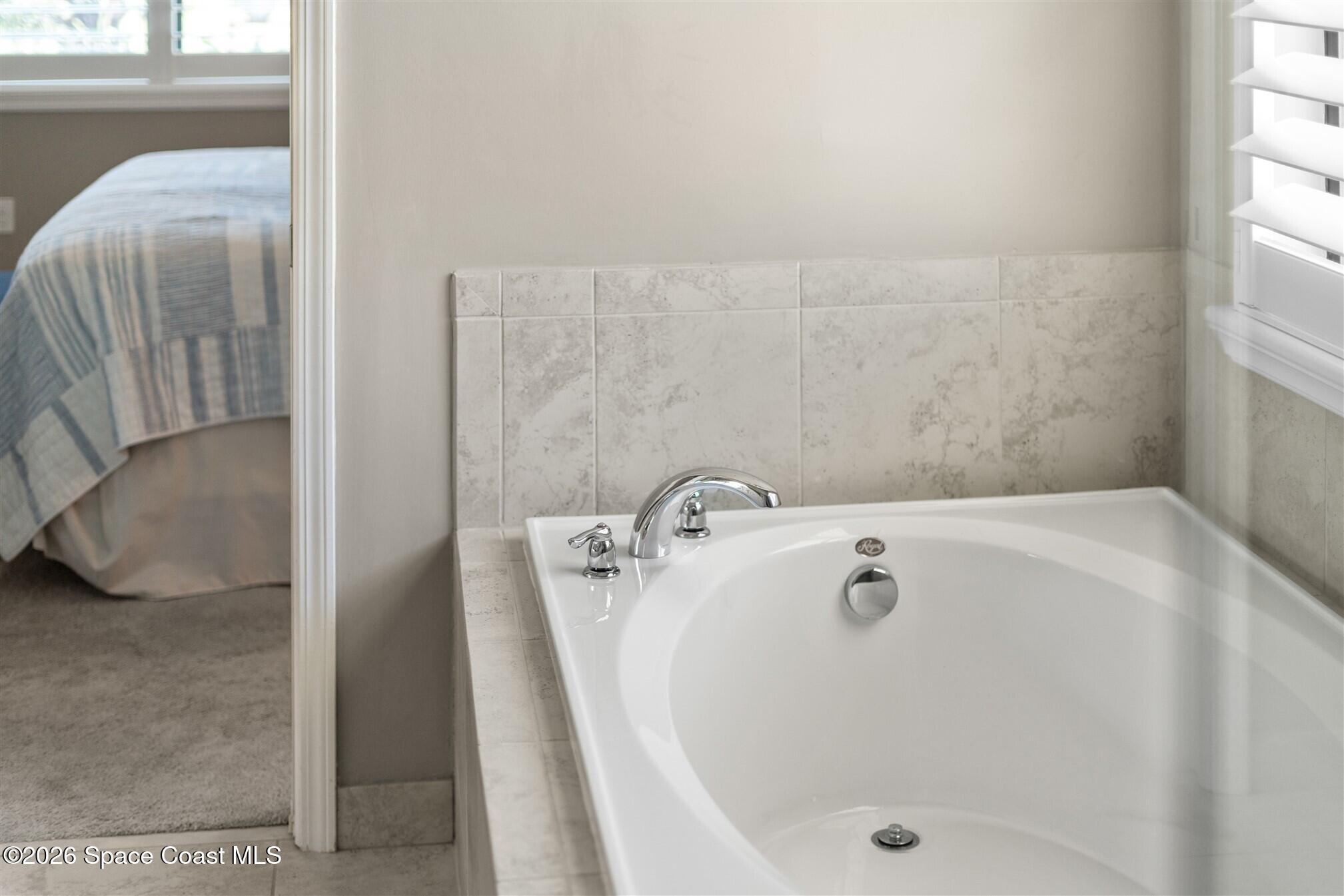 2622 Chapel Bridge Lane Melbourne, FL 32940 - Photo 13 of 92 Soaking Tub