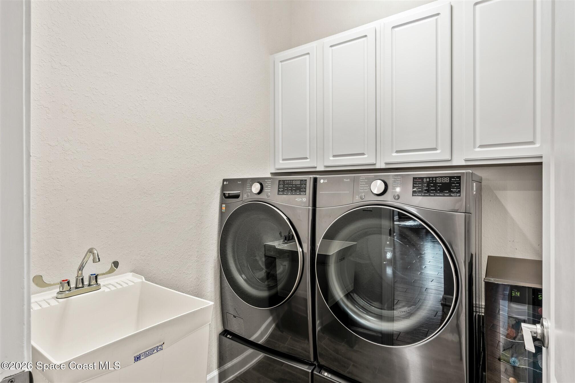 2622 Chapel Bridge Lane Melbourne, FL 32940 - Photo 51 of 92 Laundry Room with Sink