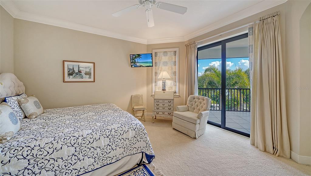 1005 Bogey Lane Longboat Key, FL 34228 - Photo 37 of 69