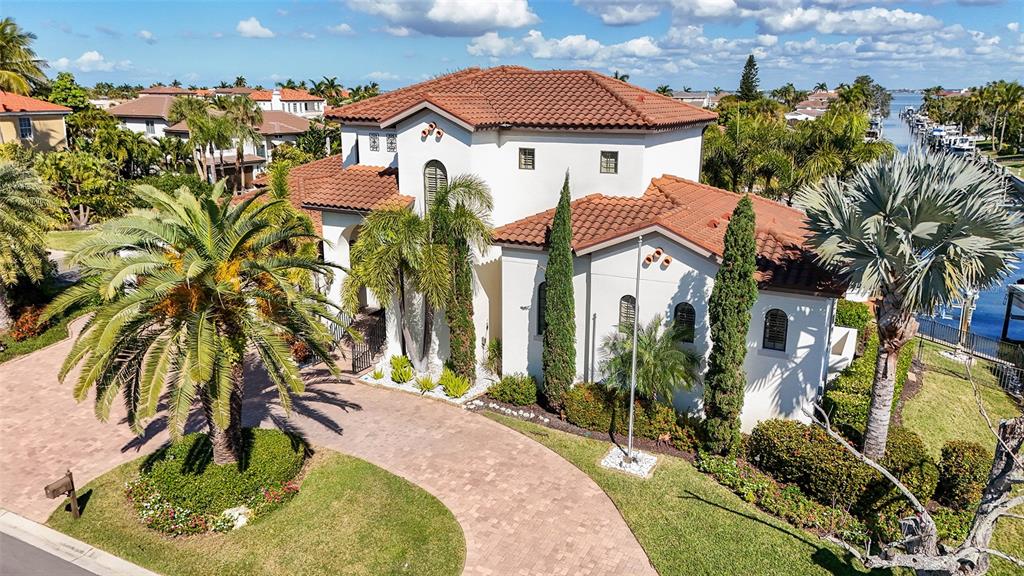 1005 Bogey Lane Longboat Key, FL 34228 - Photo 8 of 69