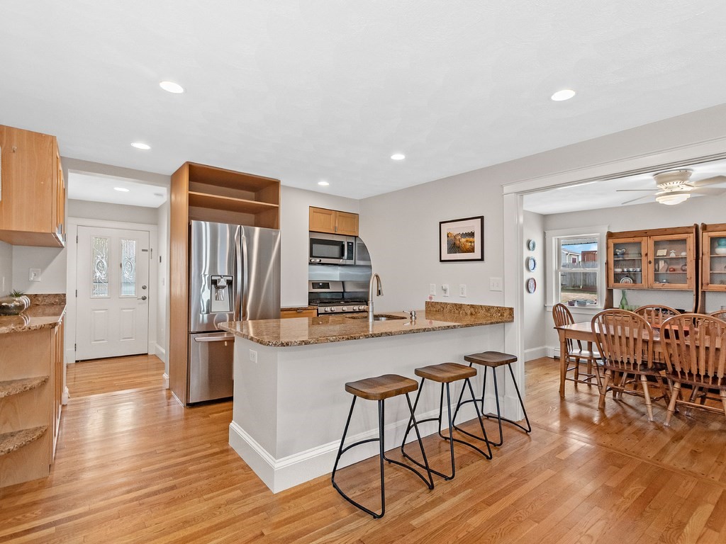 95 Marlborough Road Waltham, MA 02452 - Photo 3 of 31 Gallery Image 3