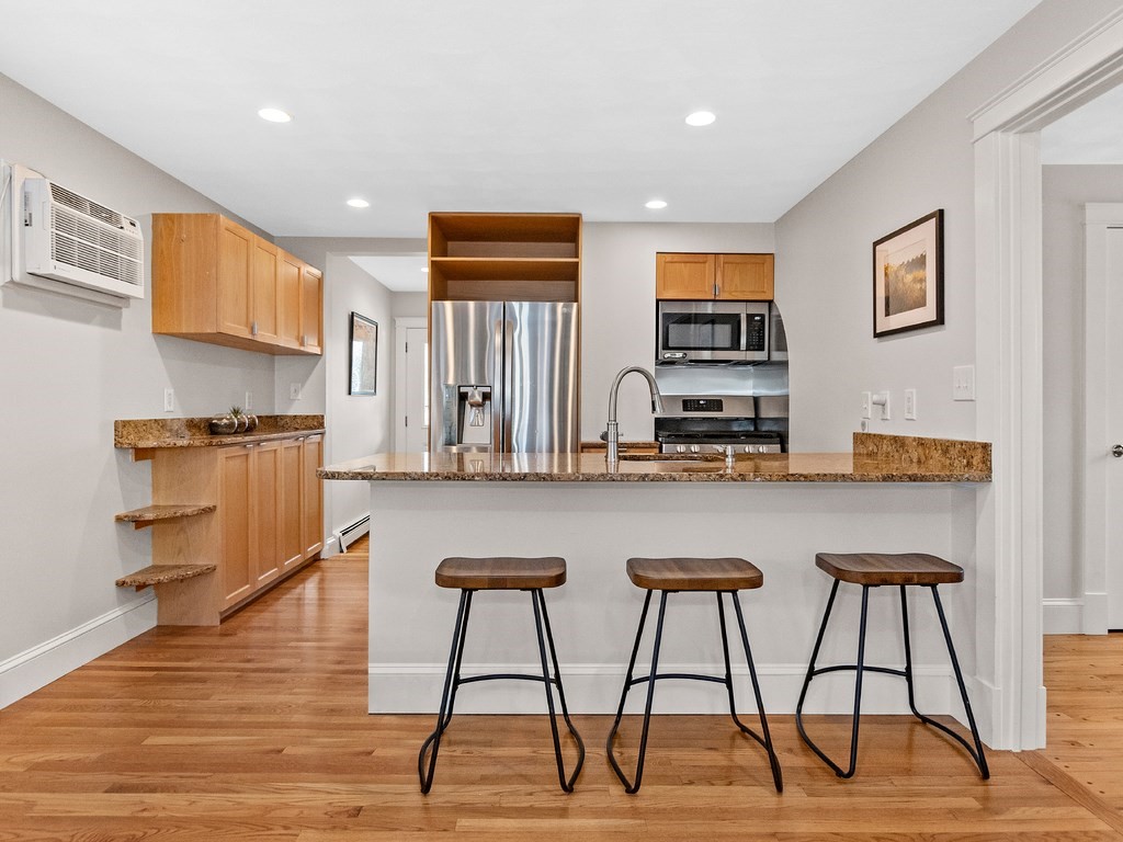 95 Marlborough Road Waltham, MA 02452 - Photo 4 of 31 Gallery Image 4