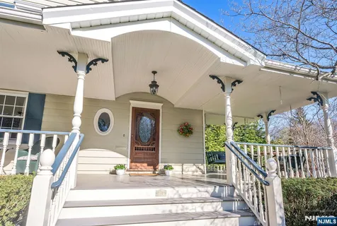 a view of entryway