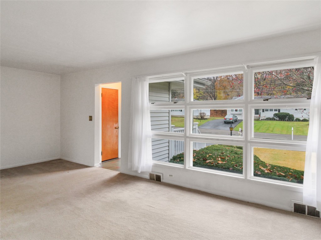 17 Frederick Road Binghamton, NY 13901 - Photo 8 of 48 Gallery Image 8