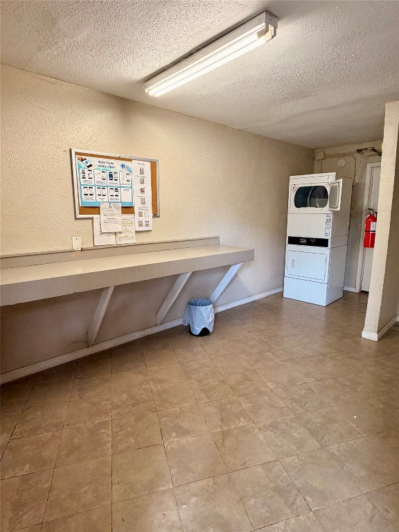 9100 Dodson Street, Unit 19 Houston, TX 77093 - Photo 14 of 16 a bathroom with a sink and a mirror