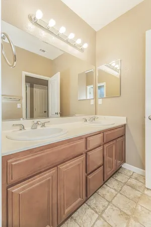 $600,000 | 645 Serena Avenue, Clovis, CA 93619