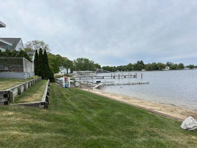 400 Lakeview Street, Unit 25D Spring Lake, MI 49456 - Photo 60 of 73 Lakeview 400 25D Beach