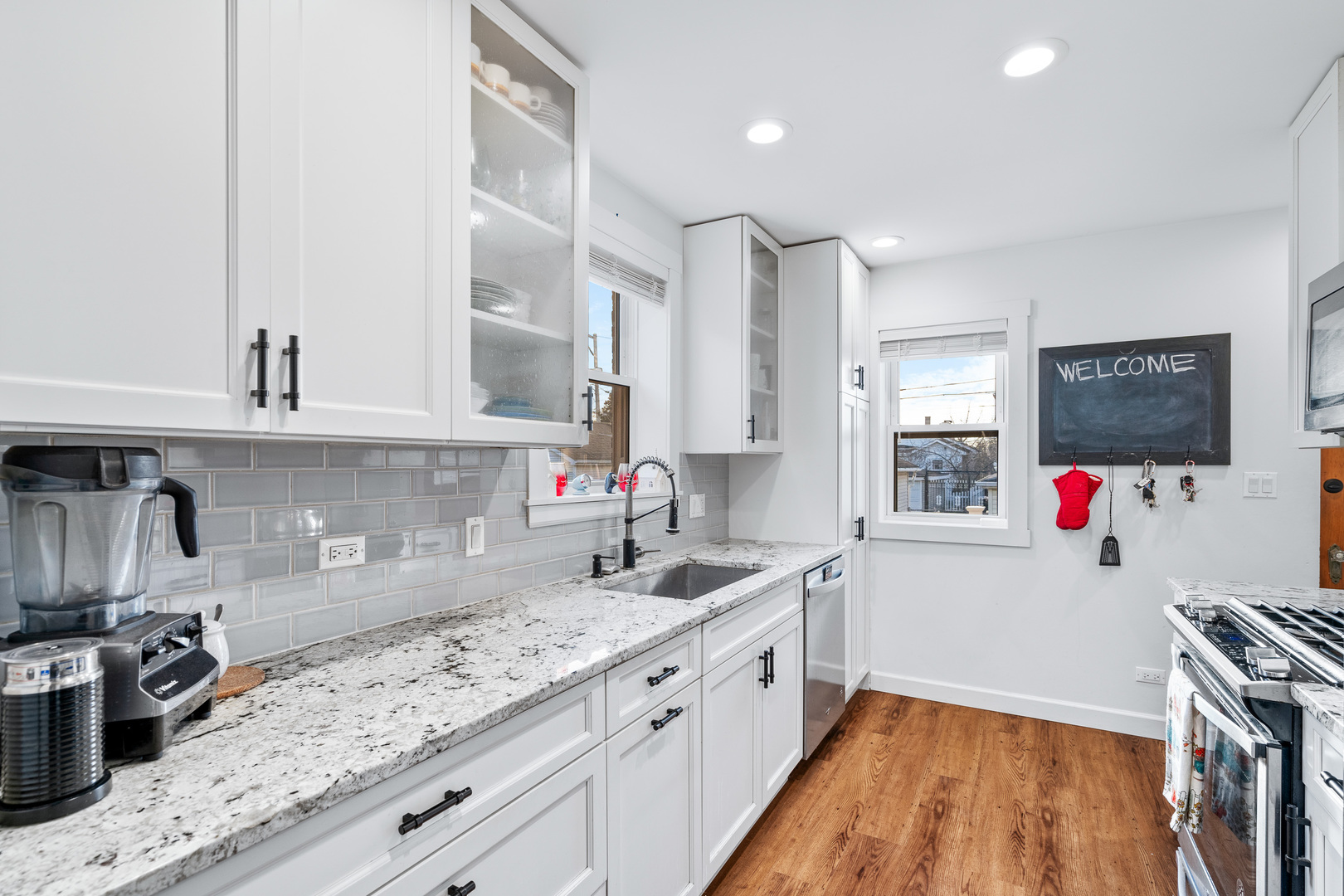3510 North Rutherford Avenue Chicago, IL 60634 - Photo 10 of 36 Gallery Image 10
