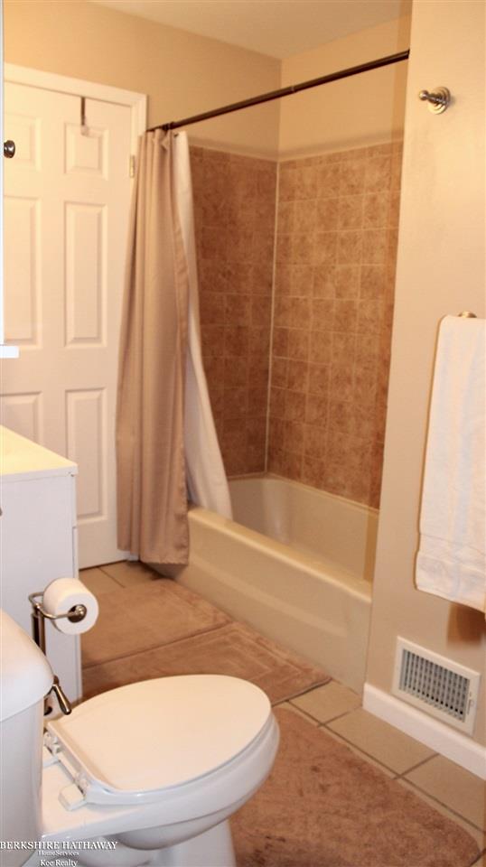 32015 Schoenherr Road Warren, MI 48088 - Photo 13 of 17 31363858-12.JPG