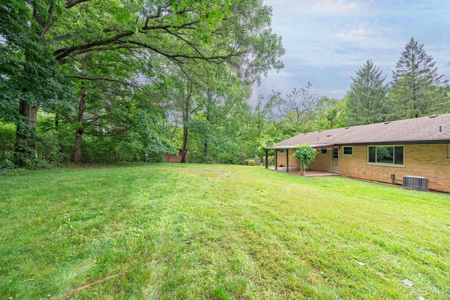 1976 Adams Road Cincinnati, OH 45231 - Photo 44 of 47 Gallery Image 44