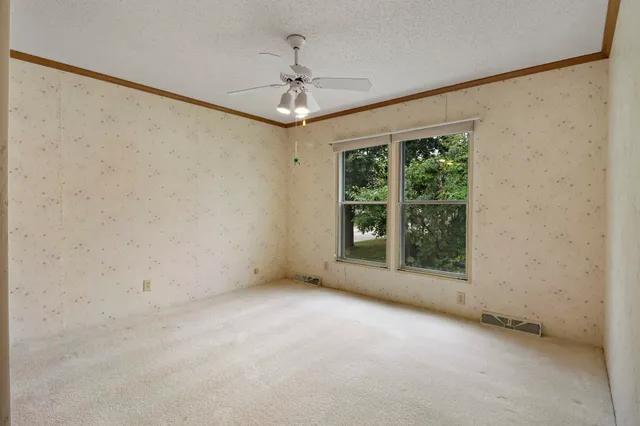 $145,000 | 424 Oak Lodge Road, Waterford, WI 53185