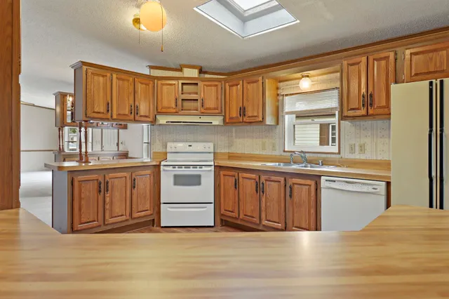 $145,000 | 424 Oak Lodge Road, Waterford, WI 53185