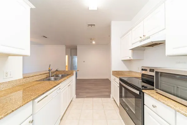 $295,000 | 1300 Eastern Pecan Place, Unit 208, Winter Garden, FL 34787