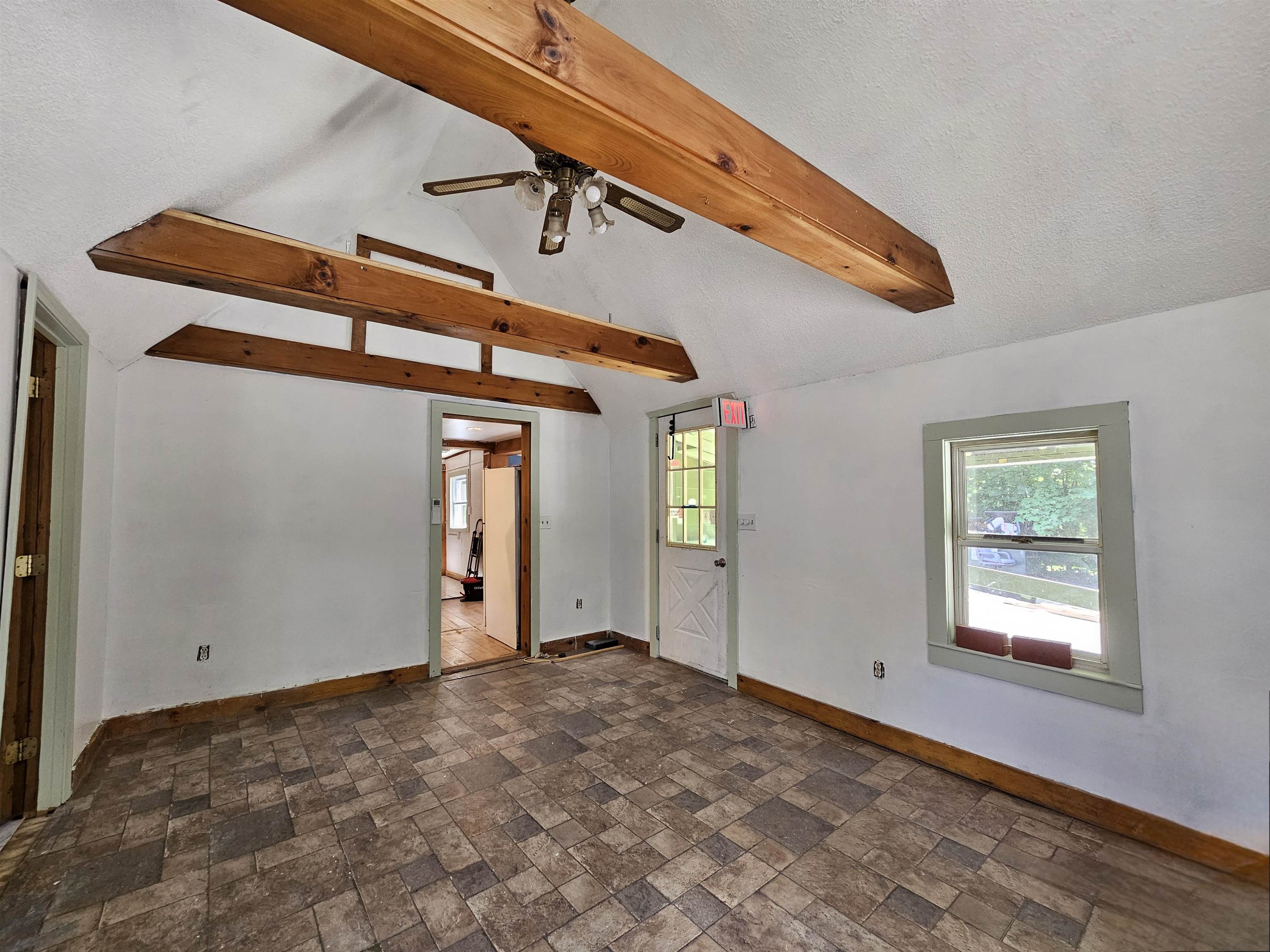 42 Upper Knight Street Keene, NH 03431 - Photo 3 of 32