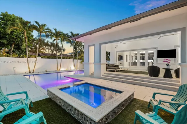 a view of walk in closet