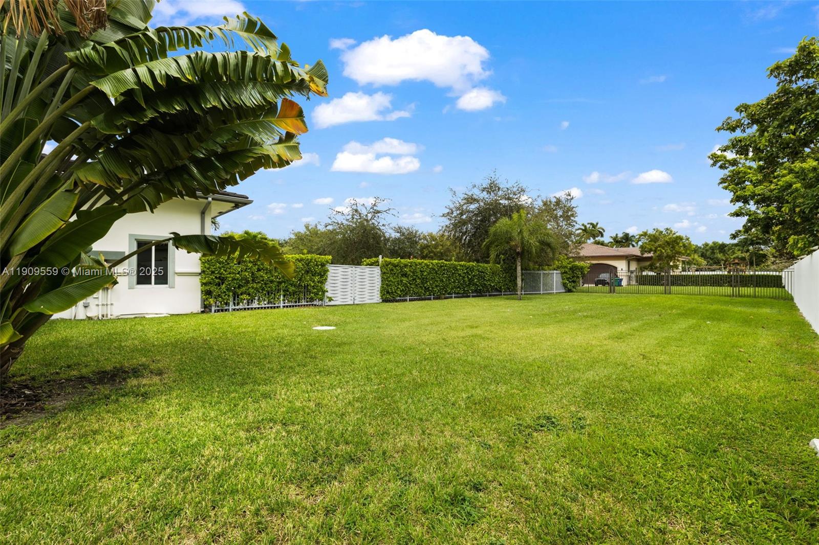 9580 Southwest 101st Terrace Miami, FL 33176 - Photo 17 of 88