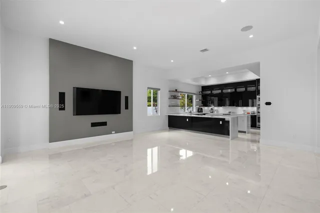 $17,000 | 9580 Southwest 101st Terrace, Miami, FL 33176