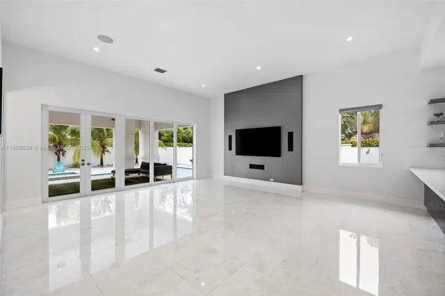 $17,000 | 9580 Southwest 101st Terrace, Miami, FL 33176