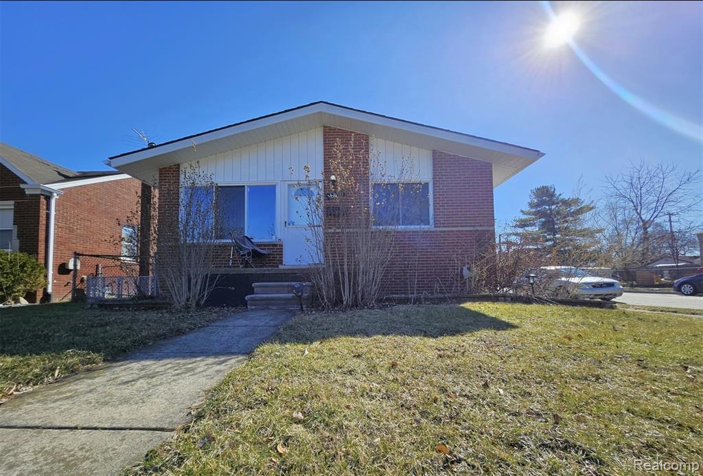 16830 Stephens Road Eastpointe, MI 48021 - Photo 2 of 30