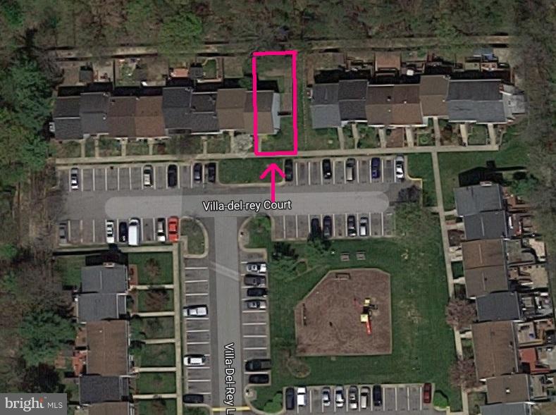 6900 Villa-Del-Rey Court Springfield, VA 22150 - Photo 19 of 29 an aerial view of a house with a yard
