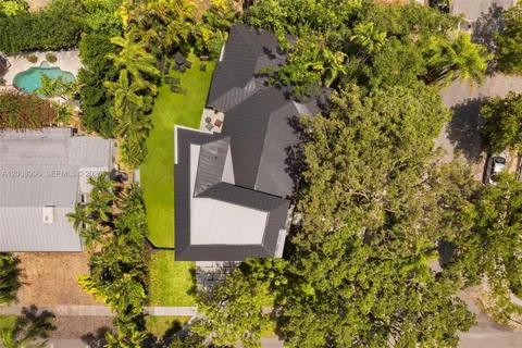 $4,150,000 | 3303 Halissee Street, Coconut Grove, FL 33133