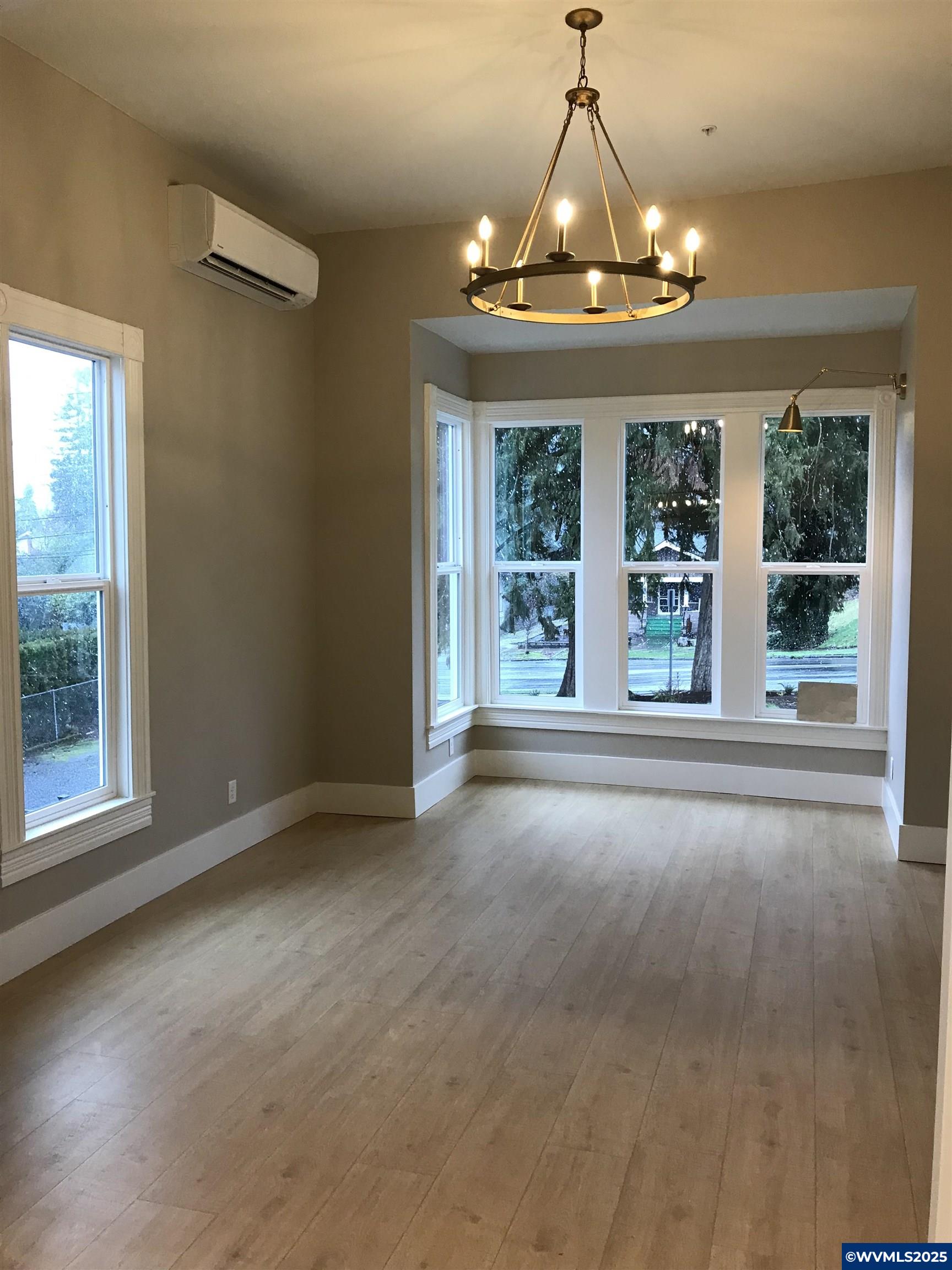 412 West Main Street Silverton, OR 97381 - Photo 5 of 37