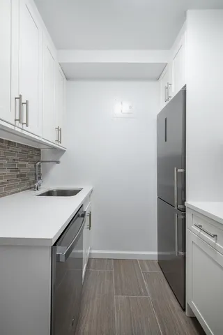 $650,000 | 240 East 76th Street, Unit 5B | Lenox Hill