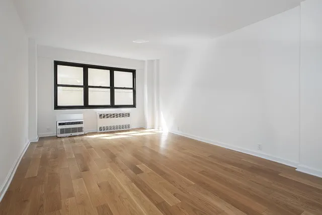 $650,000 | 240 East 76th Street, Unit 5B | Lenox Hill
