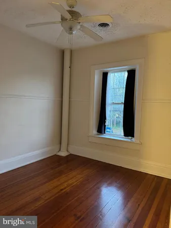 $1,200 | 113 East Main Street, Unit 4, Berryville, VA 22611