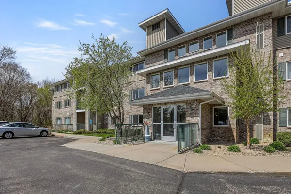 $199,900 | 16510 Tranquility Court, Unit 101, Prior Lake, MN 55372