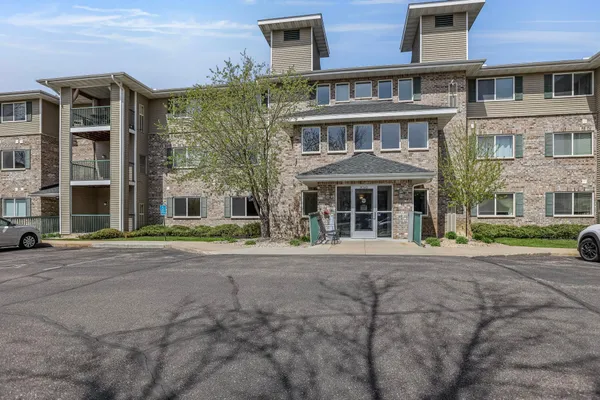 $199,900 | 16510 Tranquility Court, Unit 101, Prior Lake, MN 55372