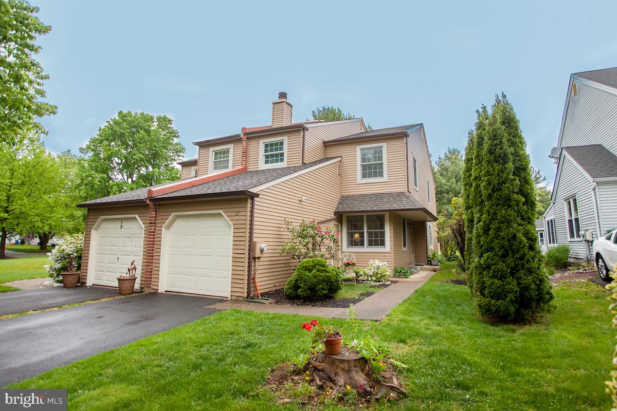 17 Stacey Drive Doylestown, PA 18901 - Photo 3 of 60