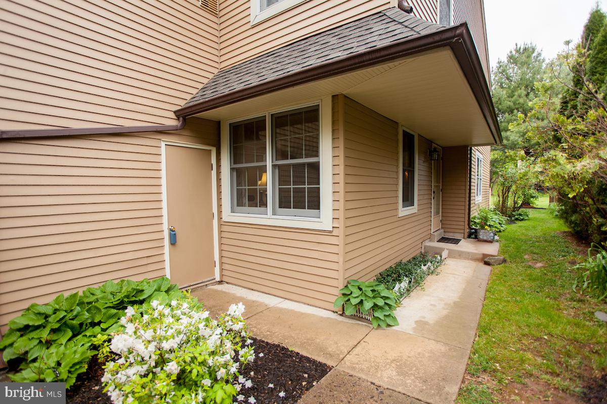 17 Stacey Drive Doylestown, PA 18901 - Photo 5 of 60