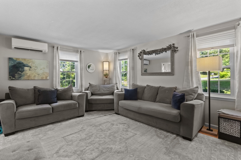 40 Stowe Road Grafton, MA 01519 - Photo 8 of 34 Gallery Image 8